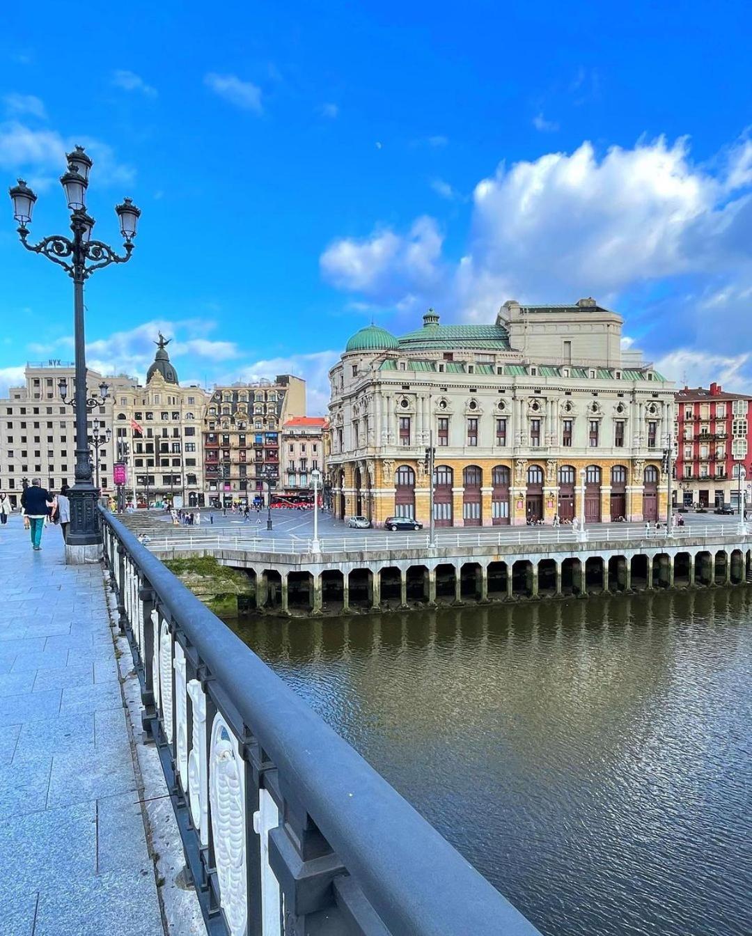 Bilder Boutique Hotel Bilbao Exterior photo